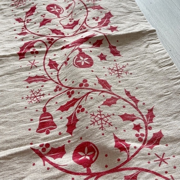 WELL DRESSED HOME Red Plaid Table Runner Black Faux Fur Christmas 14x72 - Picture 4 of 6